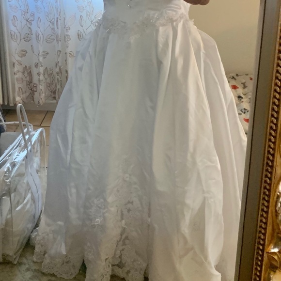 Wedding Gown - Picture 8 of 13